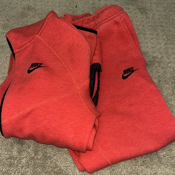 Nike Tech Fleece Jogger and hoodie